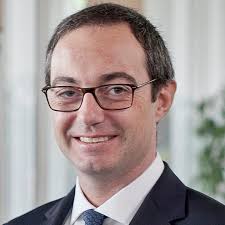 The company, based in heilbronn, has been active since the early '90s in germany with the brand „fca versicherung. Fca Bank Baut Geschaftsfuhrung Um