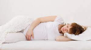 Nous ne parlons de ce moment un peu spécial du mois chez les femmes, ou des envies subites de manger quelque. Grossesse Pourquoi Serait Il Mieux De Dormir Sur Le Cote