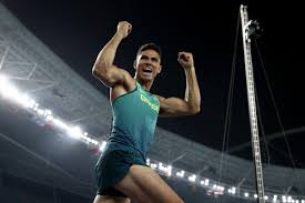 Fico muito feliz de fazer parte de um projeto que auxilia tantas crianças e suas famílias e que mesmo neste momento de crise não desamparou ninguém, fazendo de forma efetiva todos os pagamentos dos funcionários. Tokyoolympics On Twitter Thiago Braz Da Silva Won The Gold Medal In The Men S Pole Vault Rio2016