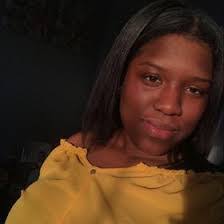 Lindsey Hooker's Instagram, Twitter & Facebook