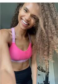 Samantha Marra's Instagram, Twitter & Facebook