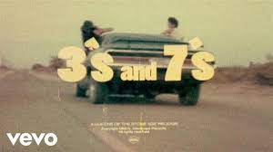 Queens Of The Stone Age 3 S 7 S Queens Of The Stone Age Stone Age Music Videos