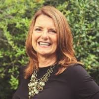 Tracy Callahan's Instagram, Twitter & Facebook