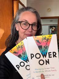 Nope, I've got nuthin'⁠ __⁠ This is an oldie but a goodie from  @Florencegiven⁠ __⁠ #selfies #lovethyselfie #keepscrolling #stopscrolling  #scrollless #comparisionculture #bosslady #ladyboss #solopreneur  #instafamous #authenticity #vanitymetrics