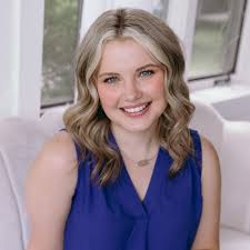 Dara Simpson's Instagram, Twitter & Facebook