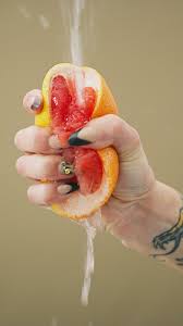 Mit dem Grapefruit-Blowjob bringst du jeden Mann um den Verstand! |  Wunderweib