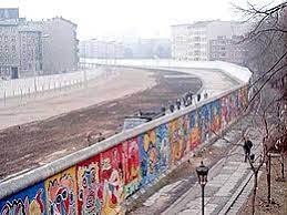 Un sujet que l'on croit connaître tant on en entend parler depuis des décennies. Mur De Berlin Wikipedia