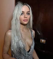 Joey King Boobs Cleavage