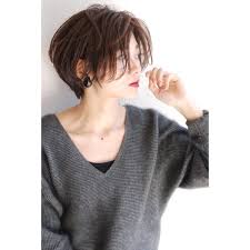 丸顔さんにはショートボブがおすすめ 可愛く似合う大人ショートボブまとめ folk ミセス ヘアスタイル 丸顔 髪型 50代 ヘアスタイル ショート