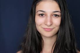 Meld deg inn i Nei til Atomvåpen i dag! Send SMS til 2229 med kodeord NTA.  Det koster 150,- å styrke bevegelsen for nedrustning (100,- for studenter).  Elizabeth Alberti taler i videoen mot de som tror ...