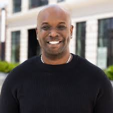 Vincent Searcy's Instagram, Twitter & Facebook