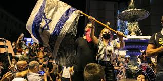 Naftali bennett a été officiellement désigné chef du gouvernement israélien, mettant fin à la longue ère naftali bennett, nouveau premier ministre israélien, s'exprime devant la knesset le 13 juin 2021. Yair Netanjahu Proteste Amusieren Seinen Vater Judische Allgemeine
