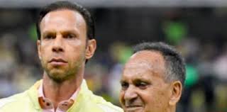 Por su parte, cesilio de los santos jugó como defensa de las águilas de 1988 a 1994, apareció en. 47fh4q6dunmtem