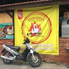 Maybe you would like to learn more about one of these? Ayam Gepuk Pak Gembus Ttdi The Food Criminal Kitchen Facebook