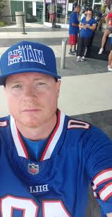 Guy spotted wearing Buffalo Bills hat at concert