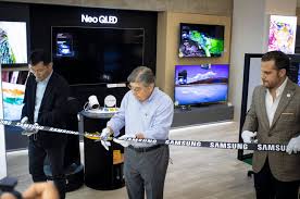 Samsung continua su expansión en Ecuador y abre su primera tienda  multicanal en Guayaquil