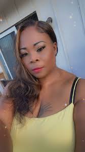 Shauna Ware's Instagram, Twitter & Facebook