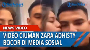 Netizen dikejutkan munculnya video kemesraan yang diduga adhisty zara dan niko al hakim mantan suami rachel vennya video ini beredar luas di media sosial dan menjadi perbincangan hangat di. Cw8a7kc3a2m83m