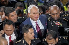 Fahmi fadzil pengarah komunikasi keadilan 12pm, 13 oktober 2020. Nasib Najib Razak Setelah Ditangkap Lembaga Antirasuah Malaysia