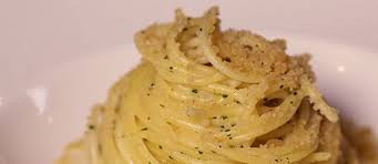 Spaghetti Aglio E Olio Con Crema Di Cavolfiore E Pane All Acciuga Crazy Chef