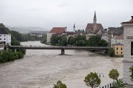 Hochwasser stadt salzburg am 02.06.2013. Hochwasser Vorwarnstufe In Steyr Uberschritten