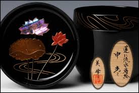 佳香】奥野美峰 蓮に流水蒔絵中棗 螺鈿 共箱 栞 茶道具 本物