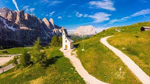 Val gardena is a valley in northern italy, in the dolomites of south tyrol. Val Gardena Hotels Wellenss Offers Ortisei Selva Santa Cristina