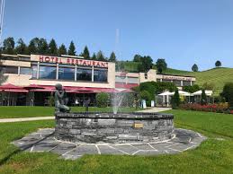 Mattstrasse 19, schwarzenberg, schwarzenberg, schweiz, 6103 am rande des dörfchens schwarzenberg auf einer höhe von 830 m über dem meeresspiegel. Hotel Und Bildungszentrum Matt Lage Anreise