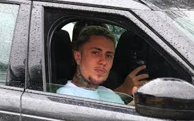 Web reage após MC Daniel ser flagrado usando substancia no nariz