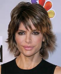 Real housewives' lisa rinna has had the same short, flipped haircut for awhile, but just tried out a new style but the woman with the most discussed hair on the franchise would have to be lisa rinna of the real housewives of beverly hills, and she's never been shy about admitting that, yup, she's. Lisa Rinna Haircut Sexy Layered Razor Cut For Thick Hair Sharp Urban Chic Hairstyles Weekly