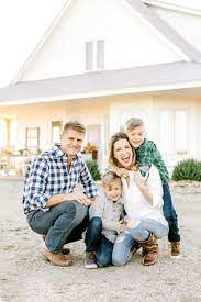 The Festive Farmhouse Lifestyle The Big And Bright Family Photoshoot Family Photo Outfits Large Family Photos