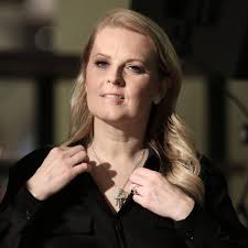 Duben 2021) byla irská zpěvačka, skladatelka a textařka, bývalá členka skupiny the kelly family. Patricia Kelly Nach Dem Tod Von Barby Kelly Meldet Sie Sich Zuruck Gala De