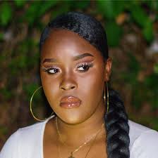 Do you want to hear one of the craziest stories of my career? So I'm a  college dropout...(anyone else out there with me? 🙌) My entire work  experience was 10 years at