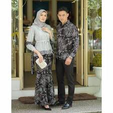 Pasalnya modelnya berkesan mewah dan elegan. Kebaya Couple Aline Rok Duyung Kebaya Couple Kebaya Brokat Couple Kebaya Murah Kebaya Modern Shopee Indonesia