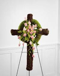 See more ideas about flowers, flower arrangements, sympathy flowers. The Ftd Loveliness Celtic Cross Funeral Flowers In The Usa Sympathy Flowers For Funeral