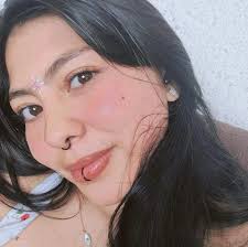 pido perdón a mi amiga a la que le cuento todo como si fuera mi diario  personal