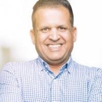 20+ profilů „Abdul Shaker“