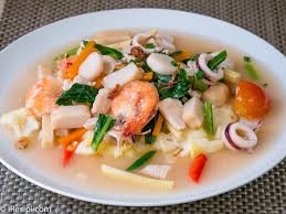 Hai semua, dalam video kalini dapur biru ingin kongsikan resepi kuey teow goreng yang ringkas dan sedap. Resepi Kuey Teow Kung Fu
