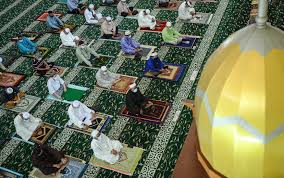 Waktunya takbir mursalnya bermula selepas terbenamnya matahari pada malam raya, yakni masuk waktu maghrib 1 syawal sehinggalah takbiratulihram bagi solat hari raya aidilfitri. Selangor Benarkan Solat Sunat Hari Raya Aidiladha Di Masjid Surau Alhijrah Online
