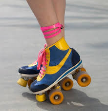 Moda De Empleo 24h En Banador Pasadas Por Agua Roller Girl Roller Skaters Roller Skating