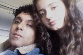 Qué fue de...: El falso príncipe que captó a la joven de Valencia sigue  haciendo vis a vis con una de sus esposas