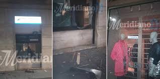 Via sanfelice 1/a 80127 napoli na. Bomba Al Centro Di Giugliano Ordigno In Banca Distrugge Vetrine Dei Negozi E Danneggia Palazzi Il Meridiano News