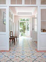 Fliesen sind ein traditioneller baustoff für küche, wohnzimmer und bad. Traditionelle Zementfliesen Im Flur Bild 11 Schoner Wohnen