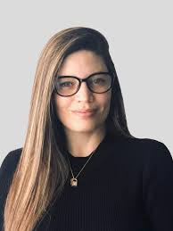 Diana Rutledge's Instagram, Twitter & Facebook