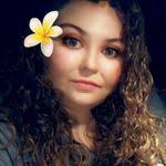 Chelsea Roark's Instagram, Twitter & Facebook