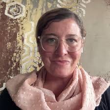 Suzanne Romaine's Instagram, Twitter & Facebook