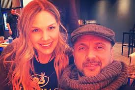 Meglehetősen bizarr történetet mesélt el pásztor anna a life tv bréking című műsorában. Pasztor Anna Ritkan Latott Lanyaval Fotozkodott Zoe Gyonyoru Kisgyerek Hazai Sztar Femina