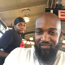 Uh oh, he knows about Shayla, he is a private investigator, I wonder if  he's going to be the one to reveal that she swapped the dna. It sounds like  she really