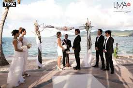 Prudente, hélène déclare ensuite que les fans du couple qu'elle forme à l'écran avec peter doivent aussi être pris en compte. Les Mysteres De L Amour Carton D Audience Pour Le Mariage D Helene Et Nicolas Sur Buzz Insolite Et Culture