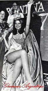 La conductora se hizo conocida en la década del '70 cuando ganó el concurso miss argentina. Comunion Fallida Su Epoca De Miss Argentina Y La Cintura Ideal Las Fotos Desconocidas De Adriana Salgueiro Infobae